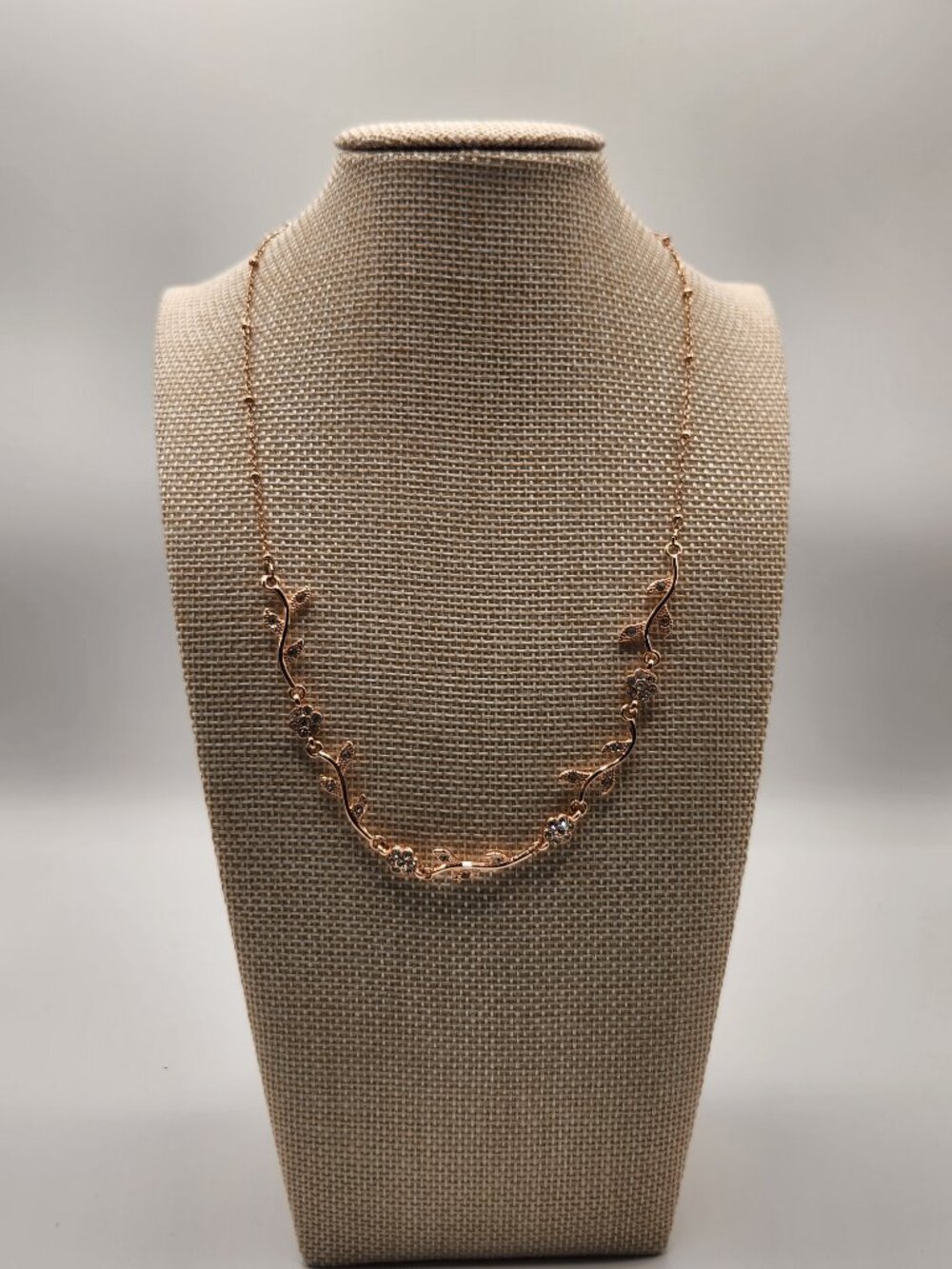 Liz Claiborne Rosegold Roses Necklace